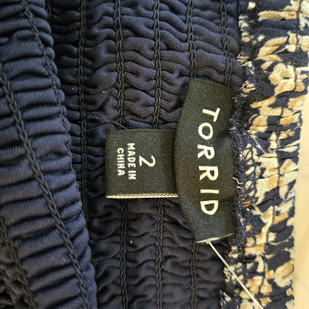 Torrid‎  and hloral Blouse - Picture 7 of 9